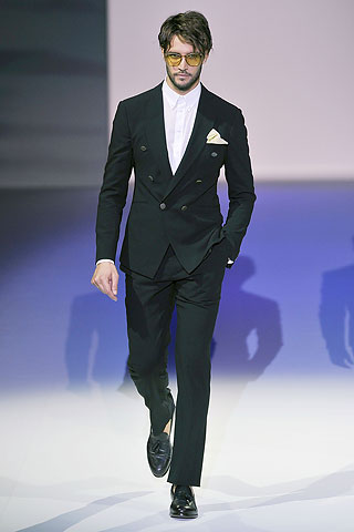 Giorgio Armani / - 2011